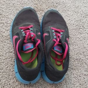 Running shoes